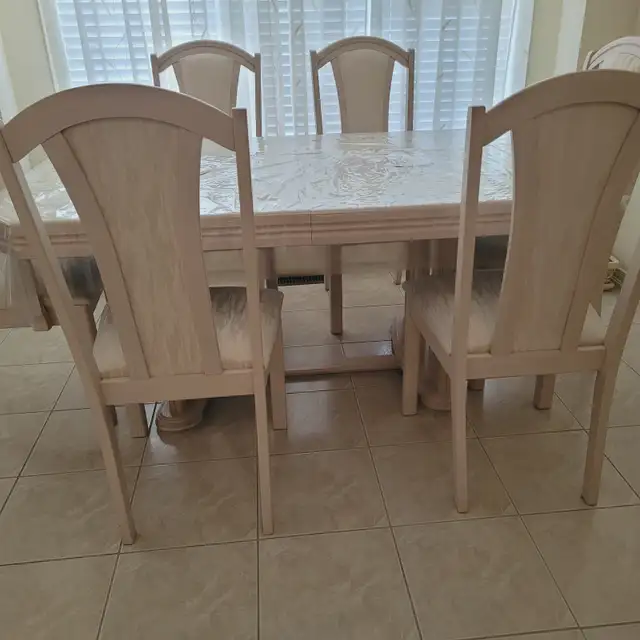 Solid Wood Dining Room Cabinet + Table & 6 Chairs Flash Sale in Dining Tables & Sets in Markham / York Region - Image 8