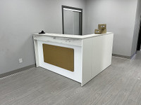 Slick Heinne Holz L-shaped Reception Desk + Mobile Drawers