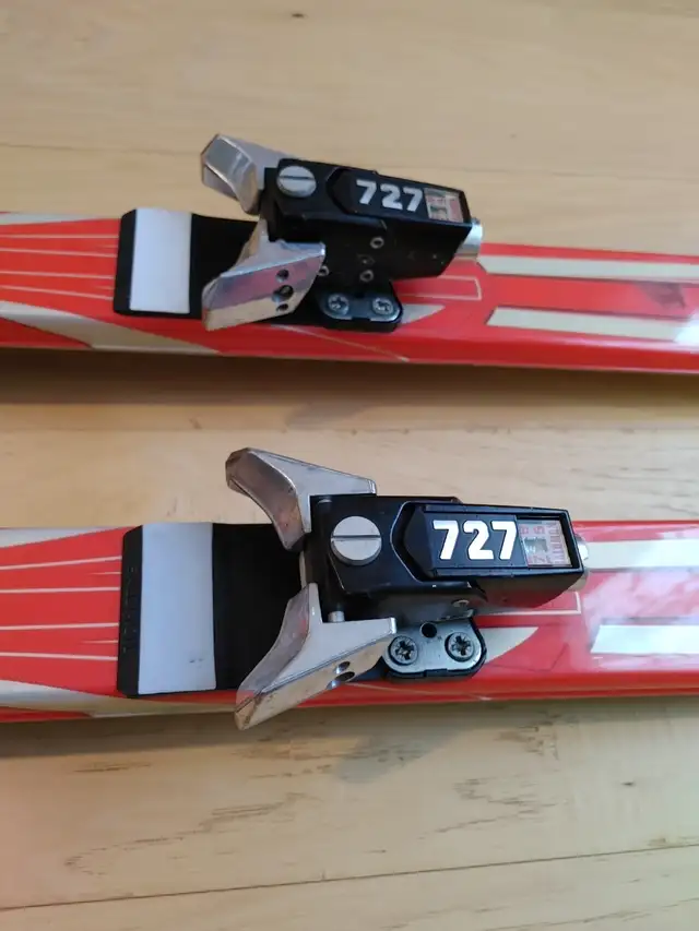 Skis 180cm in Ski in Richmond - Image 3