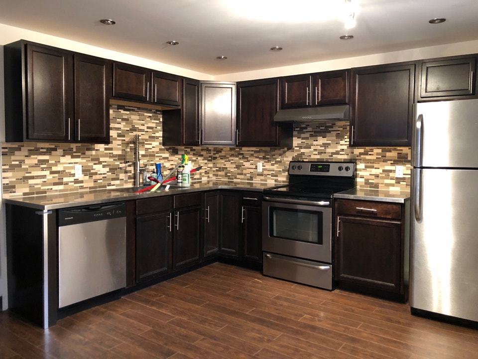 St. Boniface 2 Bedroom + Loft - Garage & Private Fenced Yard 2