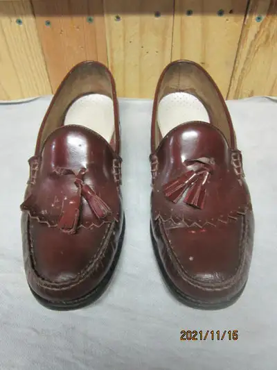 Men's brown 'slip on' shoes size 10, View more