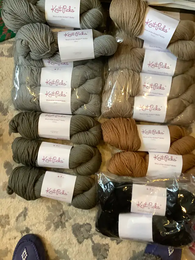 18 SKEINS WOOL OF THE ANDES in Hobbies & Crafts in Barrie - Image 3