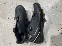 Road cycling shoes