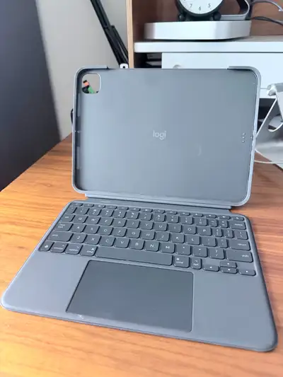 iPad Pro 11 inch M5/M4 Logitech combo keyboard $300 retail, View more