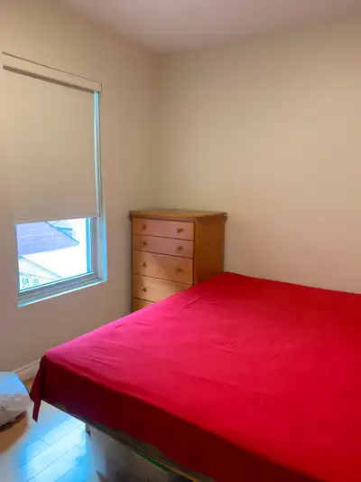 Downtown Toronto, College/Bathurst room+Private Bathroom 1100/M