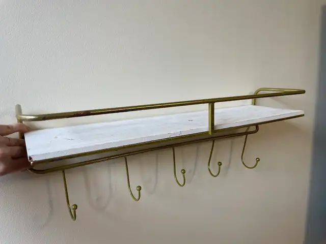 Gold Wall Shelf with Hooks in Home Décor & Accents in Ottawa - Image 2
