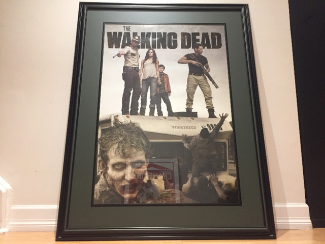 Home Decor Wall Art The Walking Dead Art Frame in Arts & Collectibles in Mississauga / Peel Region - Image 2
