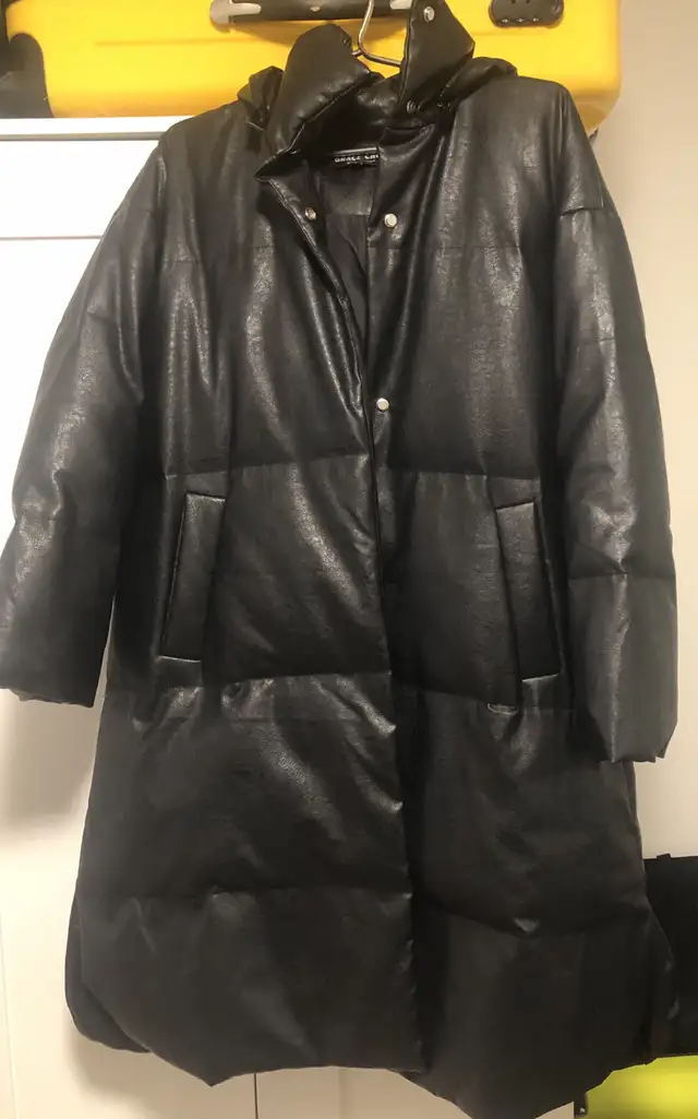 Padded Coat in Women's - Tops & Outerwear in City of Halifax - Image 2
