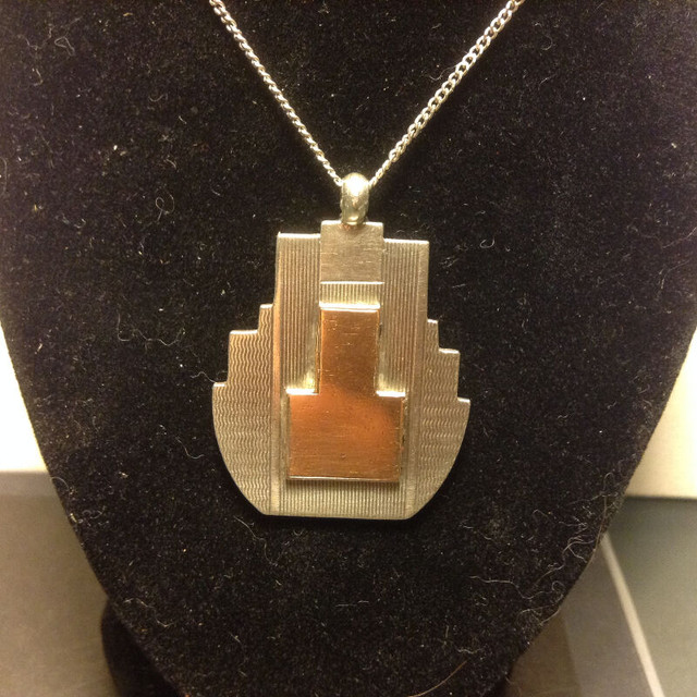 Antique Art Deco Sterling Silver Pendant in Arts & Collectibles in Vancouver - Image 2