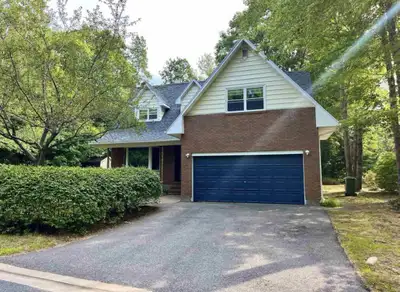 5- bedroom and 2.5 bath house for rent in Bridgewater . Dm for more