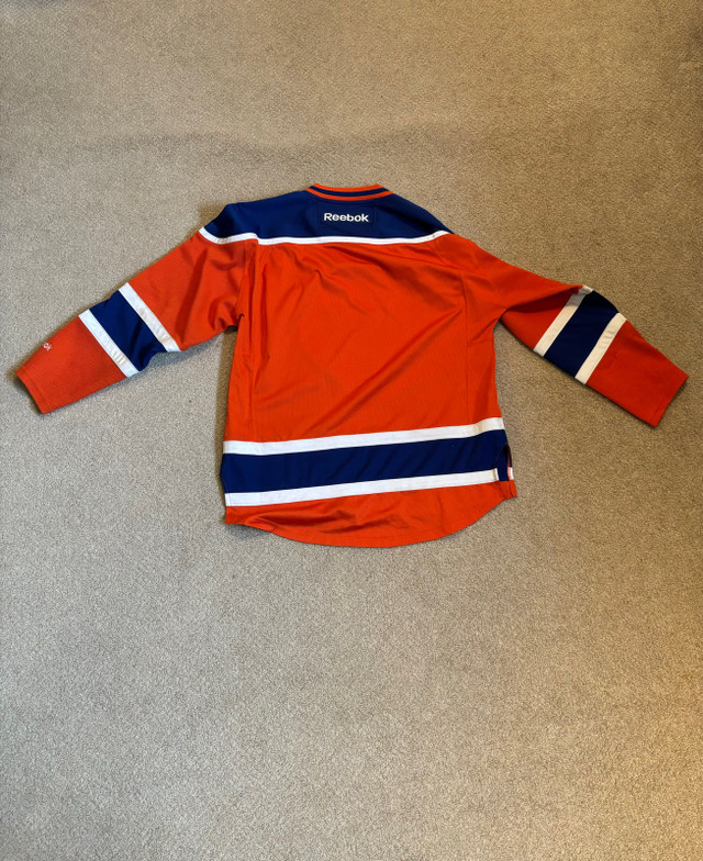 Edmonton Oilers Jersey in Hockey in St. Albert - Image 2