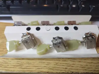 Genuine Gibson Machine Heads, View more