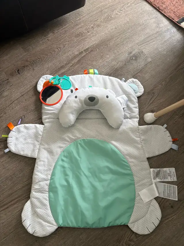 Tummy time activity mat in Toys in Edmonton - Image 4