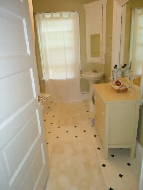Nice Two Bedroom  - Ideal Location For Students in Long Term Rentals in Charlottetown - Image 7