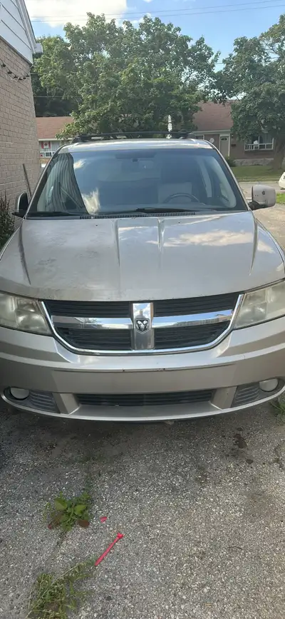 Up for sale, a Dodge Journey SXT 3.5 Litre Clean SUV, Crossover with 5 seats and big room for picnic...
