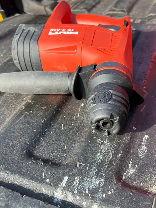 HILTI 22V TE 4-A18 CORDLESS HAMMER DRILL TOOL ONLY in Power Tools in City of Toronto - Image 6