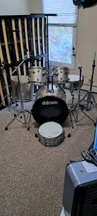 5 piece d2 kit by ddrum. 