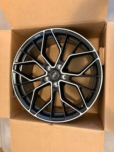 Set of 4 Flow form machined wheels Size 20x9 Bolt 5x120 Offset 20 Band new, just tried them on, too...