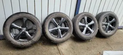 I’m selling these because I just don’t like black rims and these came with my 2013 Q7. The aftermark...