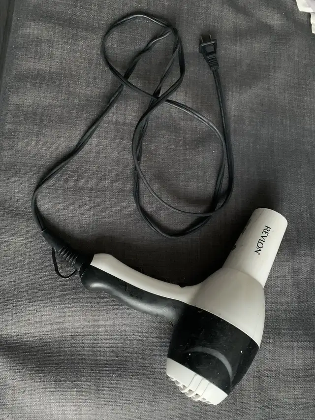 Revlon Hair / Blow Dryer in Bathwares in Markham / York Region - Image 7