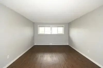 This spacious 1 bedroom 1 bathroom apartment is located at 107-4280 Quentin Avenue, Prince George an...