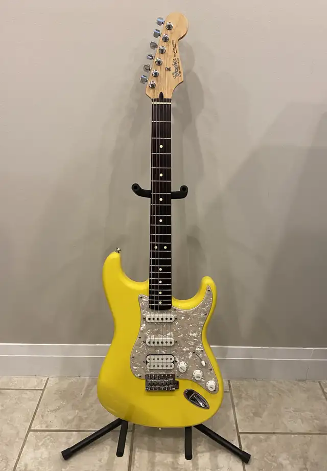 RARE Fender FSR (Stratocaster) Sam Ash 48th Street Strat Guitar in Guitars in Markham / York Region - Image 3