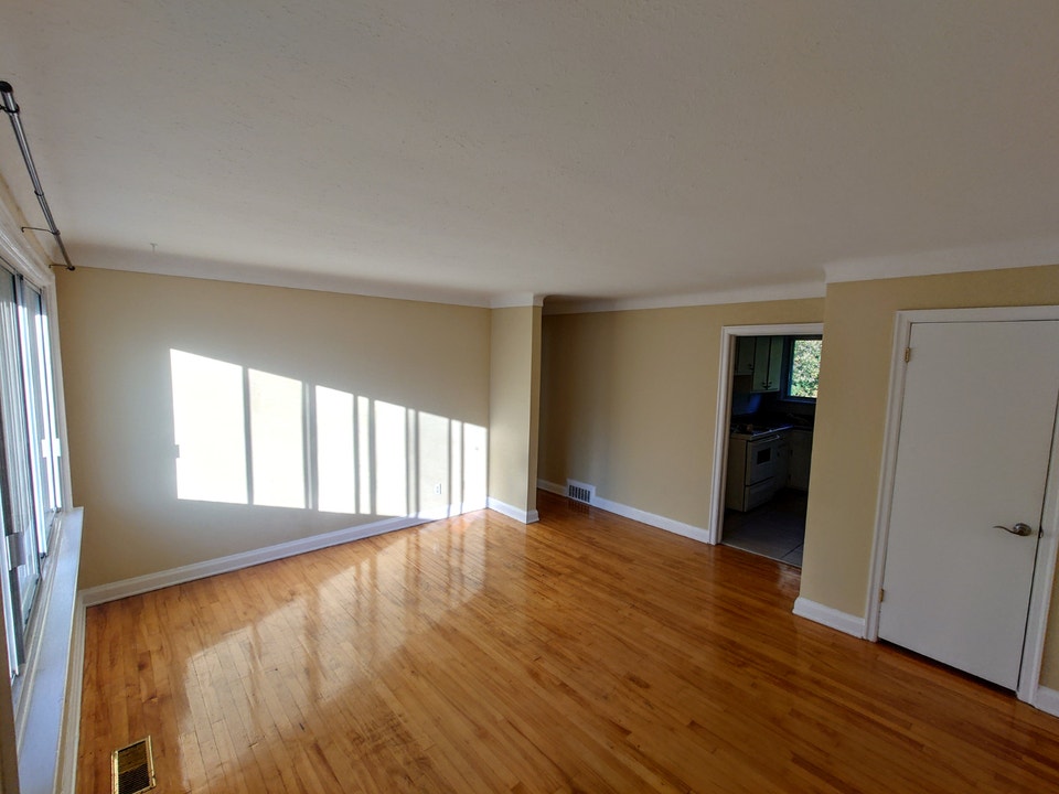 Bright & Cozy 3 BED/1 BATH Apartment 2