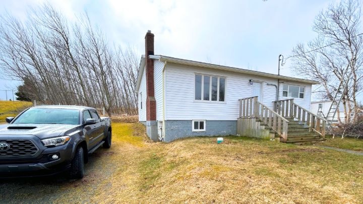 Charming Single Family 2 BR Bungalow In Picturesque Torbay! 1