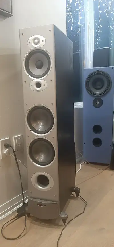 Polk Audio Rti10 speakers, View more