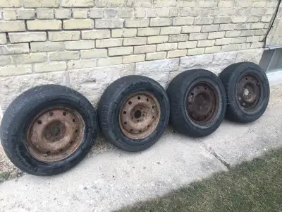 4- Michelin X-Ice winter tires 205/70 R15 Tires are are in decent condition , no patches or damage M...
