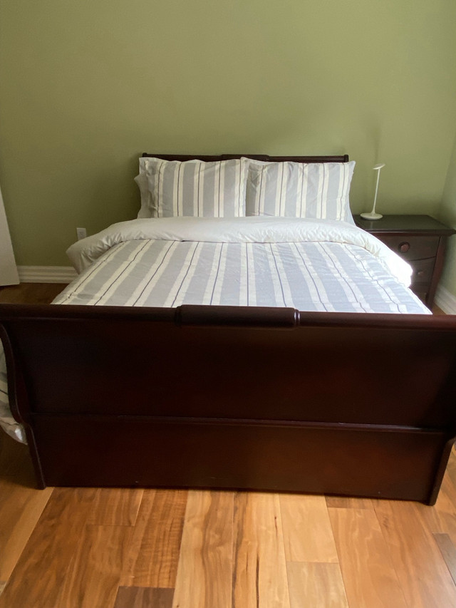 Full/Double Bedroom Set - solid wood! in Beds & Mattresses in Markham / York Region