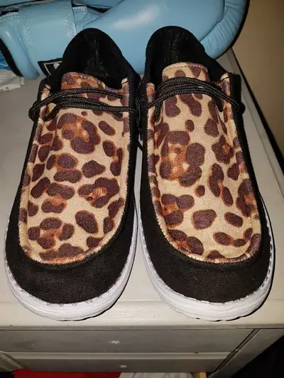 leopard print women's shoes size 7/5, View more