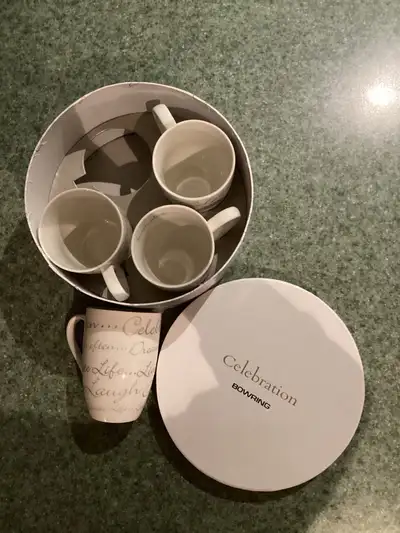 Set of 4 Mugs, View more
