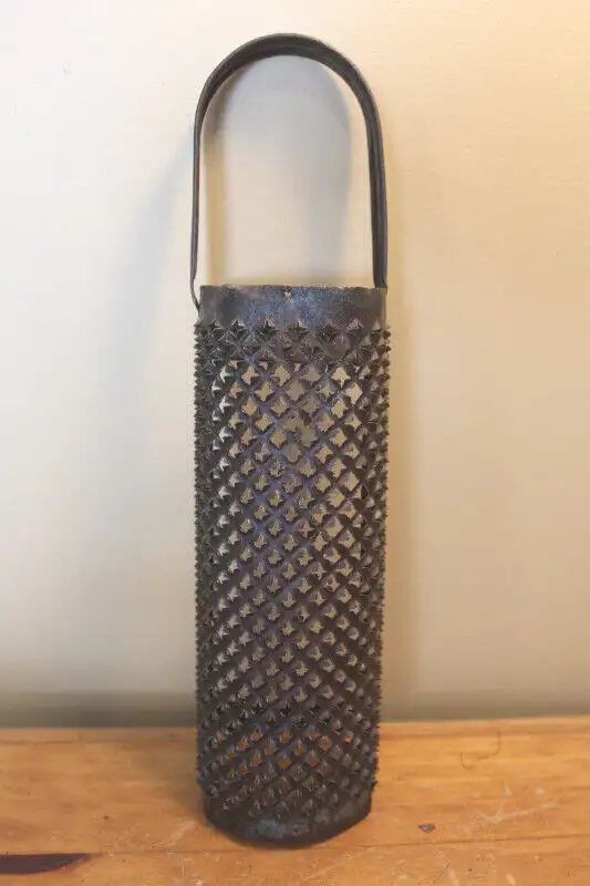 Old Primitive Tin Kitchen Grater in Arts & Collectibles in London - Image 3