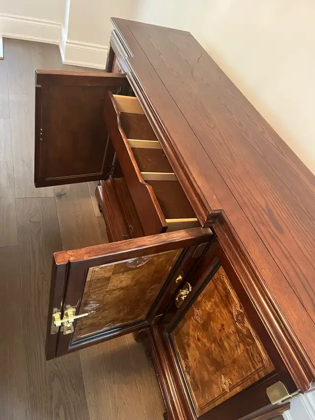 Wood Dining Table, Buffet Cabinet & 6 chairs in Hutches & Display Cabinets in Markham / York Region - Image 4