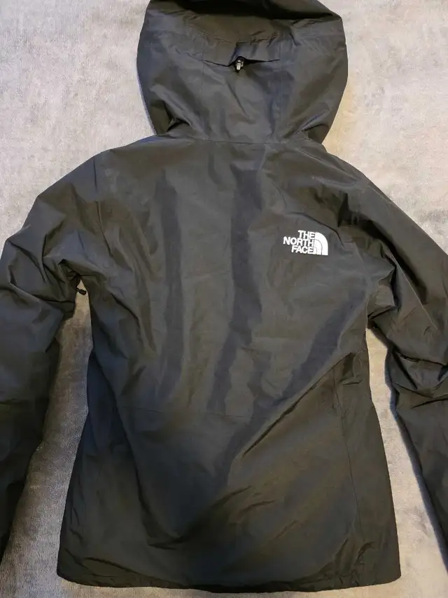 The North Face Women Thermoball (S) in Women's - Tops & Outerwear in City of Toronto - Image 3