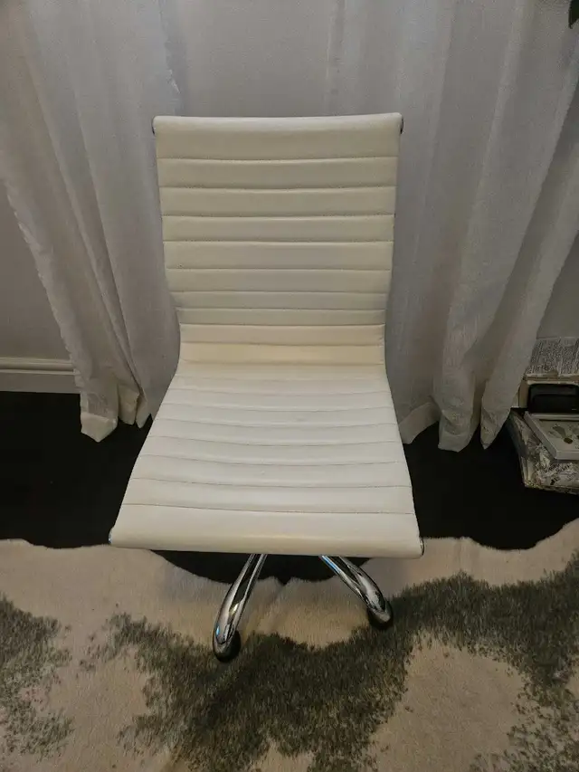 office chair in Chairs & Recliners in St. Albert - Image 2