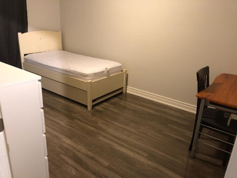 Room for rent in a shared house in Oshawa Room Rentals & Roommates