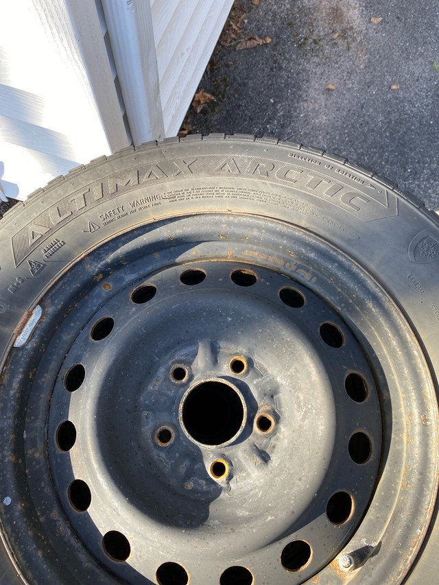 Winter tires dans Pneus et jantes  à Saint-Jean - Image 2