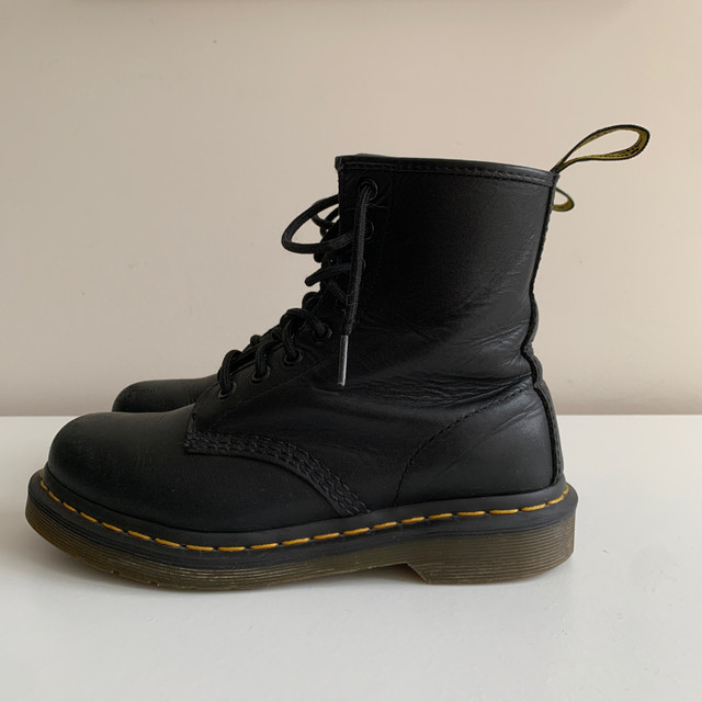 Dr. Marten’s Air Wair 1460 Smooth Leather Lace Up Boots in Women's - Shoes in City of Toronto - Image 4