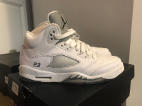 Nike Air Jordan 5 - White Metallic -7y