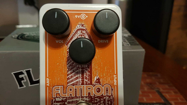 Electro-Harmonix Flatiron Fuzz dans Amplificateurs et pédales  à Ouest de l’Île - Image 3