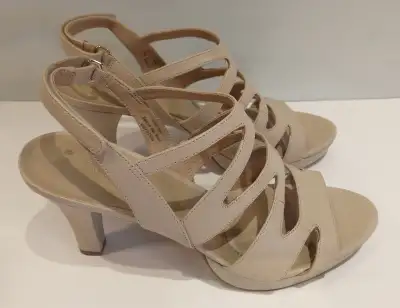 Naturalizer Pressley heels Taupe, View more