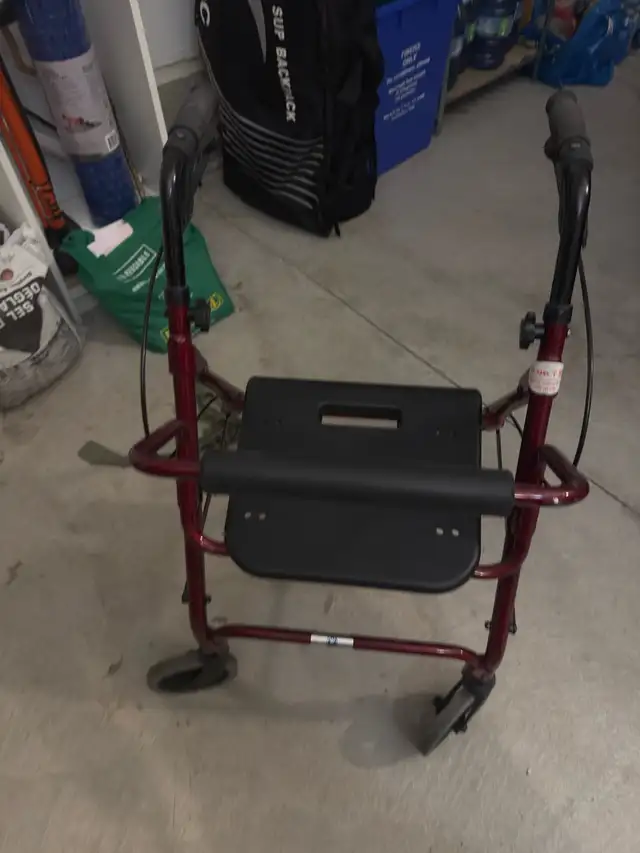 Drive Medical Rollator Walker in Health & Special Needs in City of Toronto - Image 3