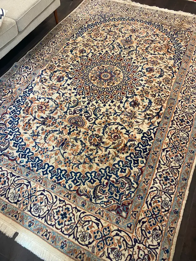 Persian Naeen Handmade Rug (Iran) in Rugs, Carpets & Runners in Markham / York Region - Image 6