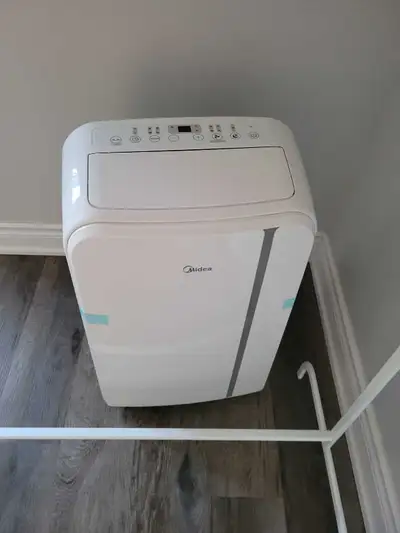 Keep cool this summer with a Midea portable air conditioner, perfect for spot cooling any room! This...