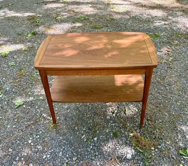 Walnut not Teak Mid Century Modern Sidetable Coffee Table  in Coffee Tables in Oshawa / Durham Region - Image 4