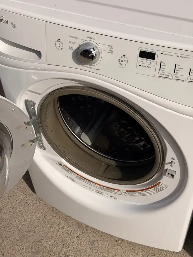 Whirlpool Duet Front Load Washer & Dryer Set 27” in Washers & Dryers in Mississauga / Peel Region - Image 6