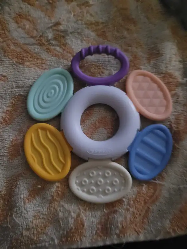 infantino discover and play rattle in Toys in Oshawa / Durham Region - Image 2