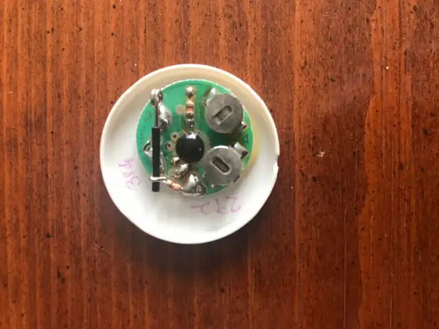 Hooters Restaurant Flashing pin in Arts & Collectibles in Hamilton - Image 3